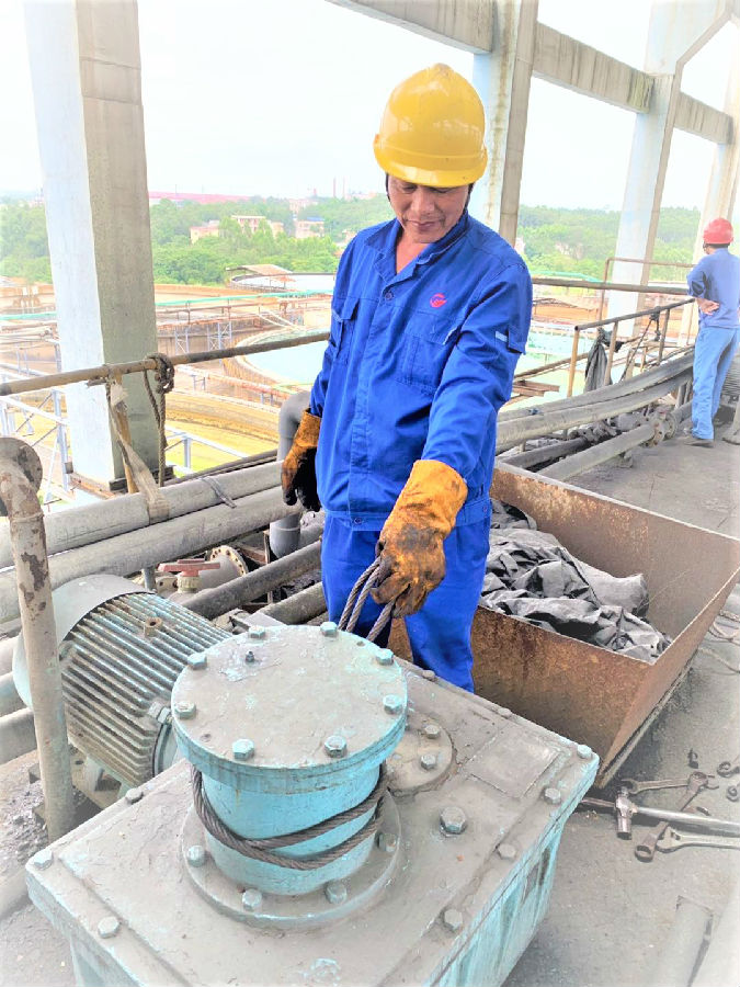 勤勉奮斗創(chuàng)佳績，匠心卓越樹新風(fēng)